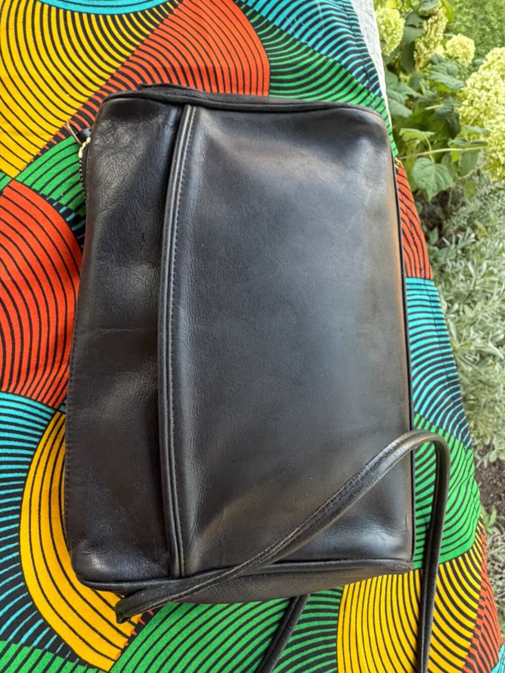 COACH Vintage Slim Zip USA 90s Black Lightweight Minimalist Shoulder Crossbody